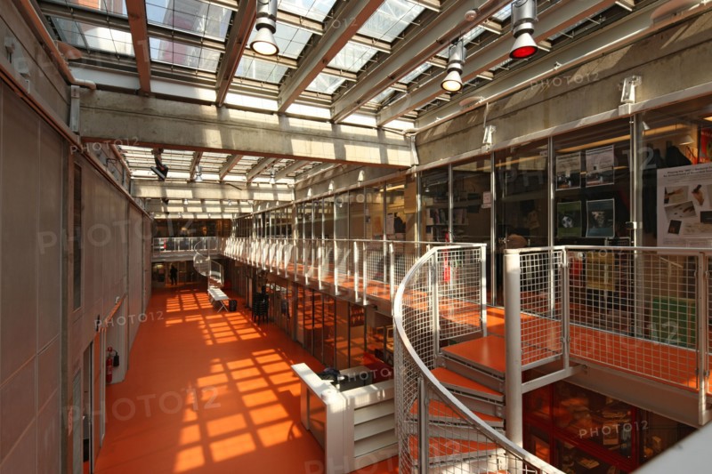 France, ile de france, paris 4e arrondissement, place stravinsky, ircam, sous la verriere, centre pompidou, architectes renzo piano, richard rogers.
Date : 2011-2012