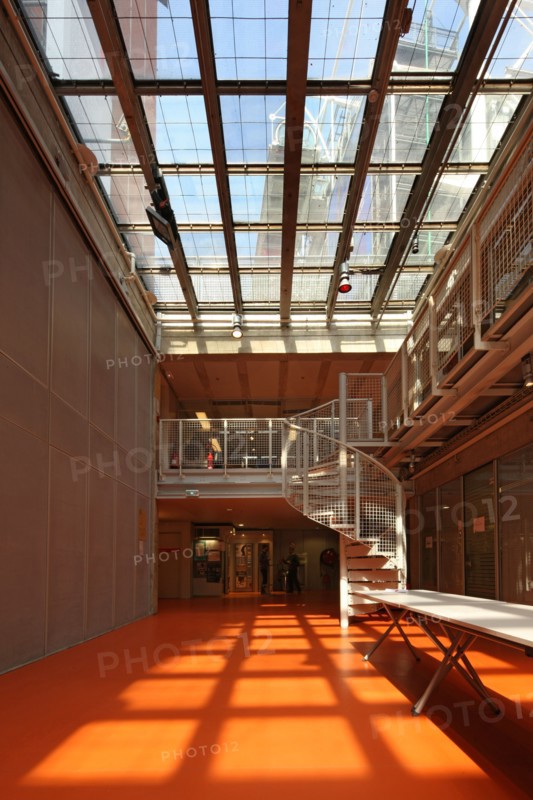 France, ile de france, paris 4e arrondissement, place stravinsky, ircam, sous la verriere, centre pompidou, architectes renzo piano, richard rogers.
Date : 2011-2012