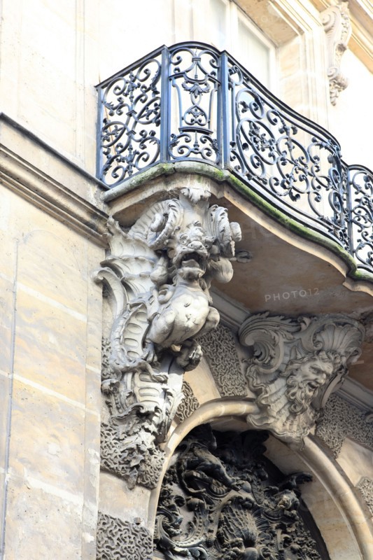 france, region ile de france, paris 4e arrondissement, ile saint louis, 51 rue saint louis en l'ile, hotel chenizot, portail, dragons, hotel particulier.
Date : 2011-2012