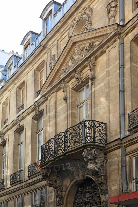 france, region ile de france, paris 4e arrondissement, ile saint louis, 51 rue saint louis en l'ile, hotel chenizot, portail, dragons, hotel particulier.
Date : 2011-2012