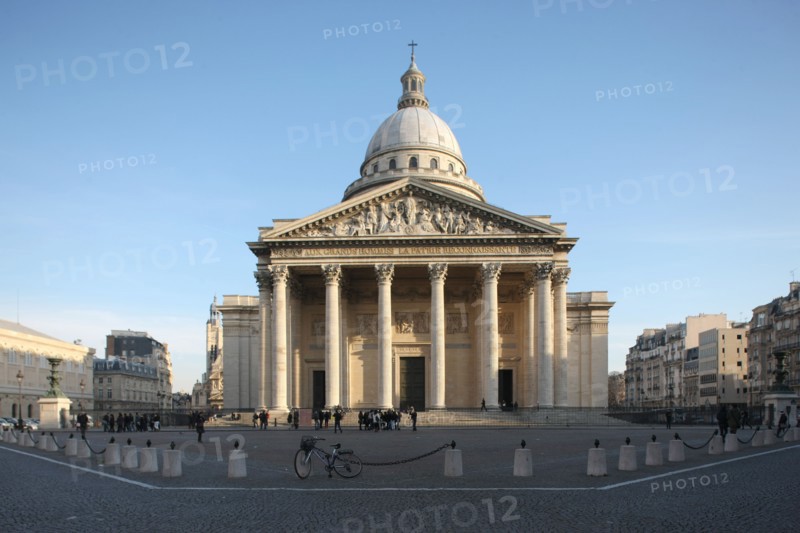 France, ile de france, paris 5e arrondissement, rue soufflot, pantheon, place des grands hommes, colonnade.
Date : 2011-2012
