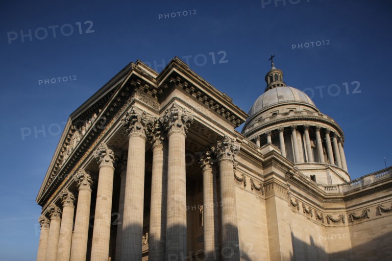 France, ile de france, paris 5e arrondissement, rue soufflot, pantheon, place des grands hommes, colonnade.
Date : 2011-2012