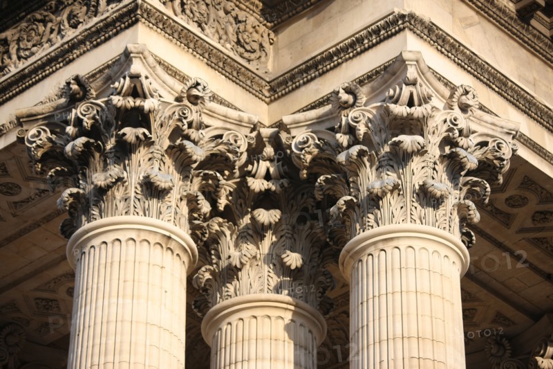 France, ile de france, paris 5e arrondissement, rue soufflot, pantheon, place des grands hommes, colonnade, detail chapiteau composite.
Date : 2011-2012