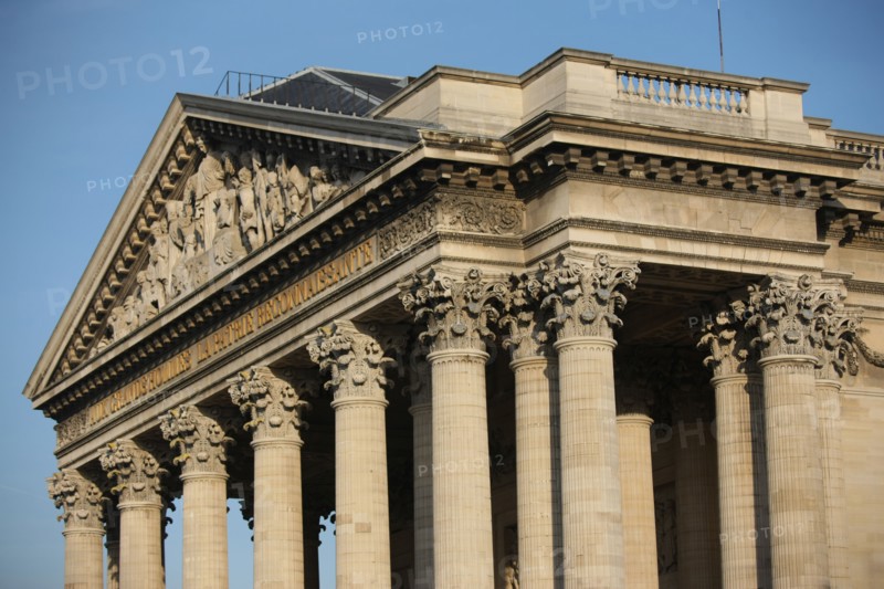 France, ile de france, paris 5e arrondissement, rue soufflot, pantheon, place des grands hommes, colonnade, fronton.
Date : 2011-2012