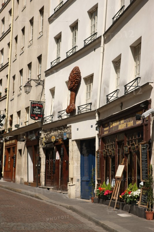 France, ile de france, paris 5e arrondissement, rue mouffetard, detail, facade, mur.
Date : 2011-2012