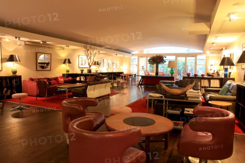 France, ile de france, paris 5e arrondissement, 23 rue victor cousin, cinema du pantheon, salon, decor, catherine deneuve.
Date : 2011-2012