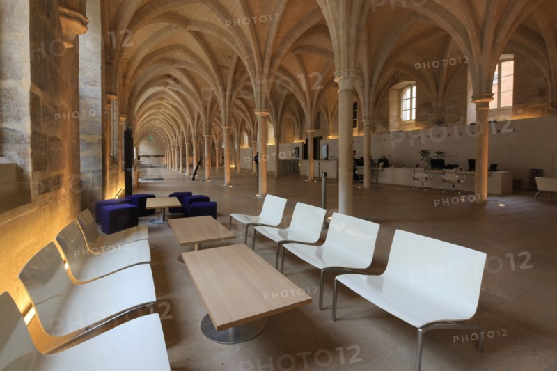 France, ile de france, paris 5e arrondissement, rue de poissy, college des bernardins, religion, architecte jm wilmotte, grande nef, piliers, voutes.
Date : 2011-2012