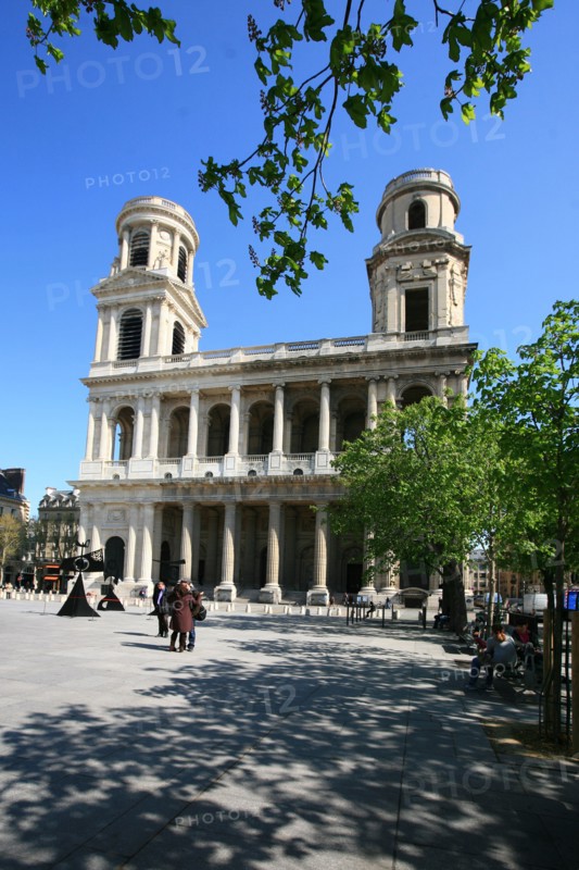 France, ile de france, paris 6e arrondissement, place saint sulpice, eglise saint sulpice, fontaine dite des point cardinaux;
Date : 2011-2012