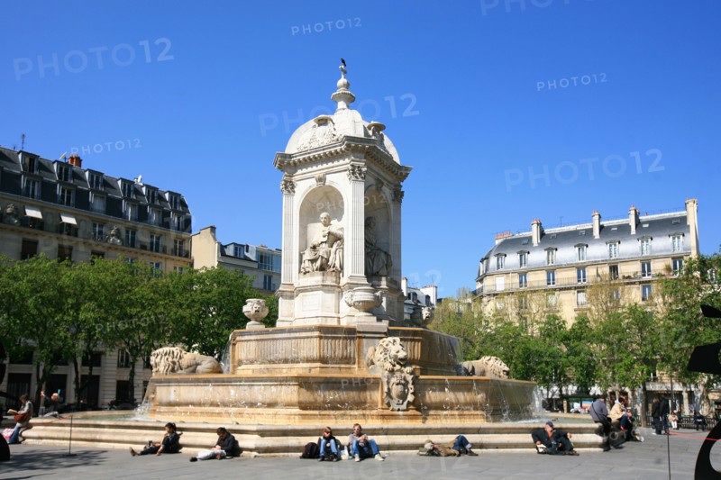France, ile de france, paris 6e arrondissement, place saint sulpice, eglise saint sulpice, fontaine dite des point cardinaux;
Date : 2011-2012