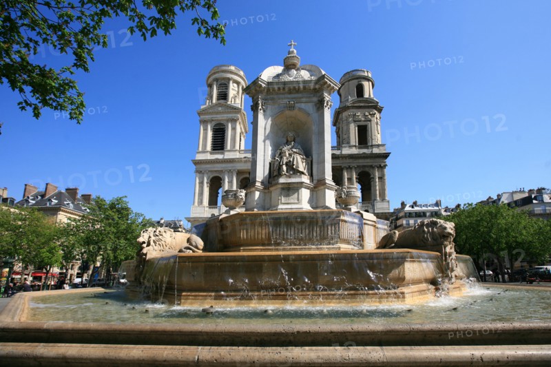 France, ile de france, paris 6e arrondissement, place saint sulpice, eglise saint sulpice, fontaine dite des point cardinaux;
Date : 2011-2012