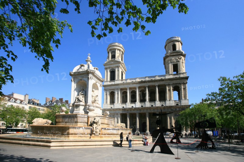 France, ile de france, paris 6e arrondissement, place saint sulpice, eglise saint sulpice, fontaine dite des point cardinaux;
Date : 2011-2012