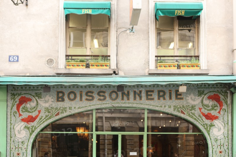 France, ile de france, paris 6e arrondissement, 68 rue de Seine ancienne poissonnerie, bar restaurant la boissonnerie, detail mosaique.
Date : 2011-2012