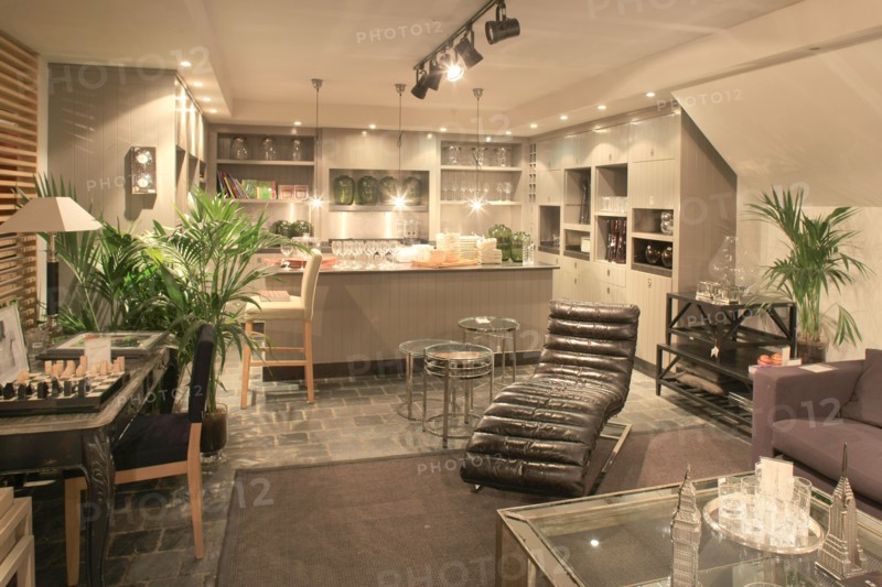 France, ile de france, paris 6e arrondissement place de furstenberg, magasin flamant, decoration, mobilier, design, ameublement.
Date : 2011-2012