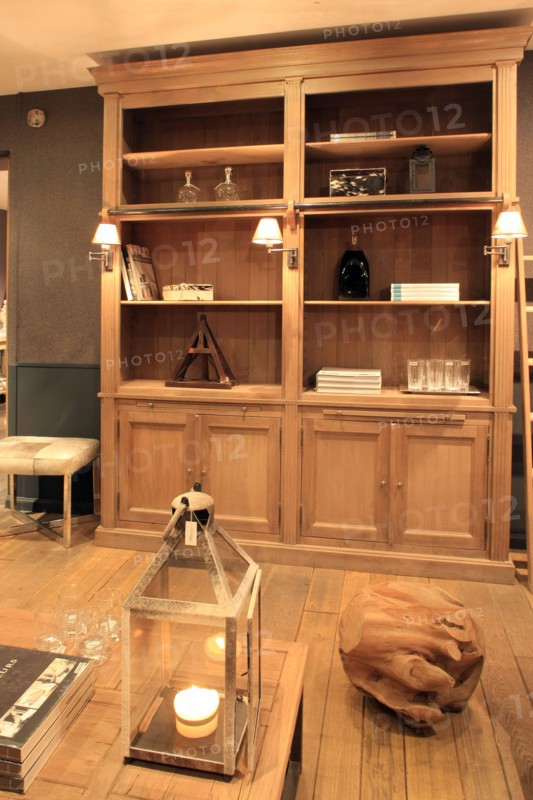 France, ile de france, paris 6e arrondissement place de furstenberg, magasin flamant, decoration, mobilier, design, ameublement.
Date : 2011-2012