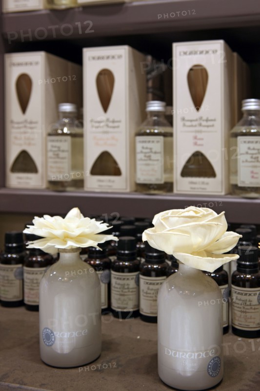 France, ile de france, paris 6e arrondissement, 5 rue brea, boutique durance, parfums d'interieur.
Date : 2011-2012