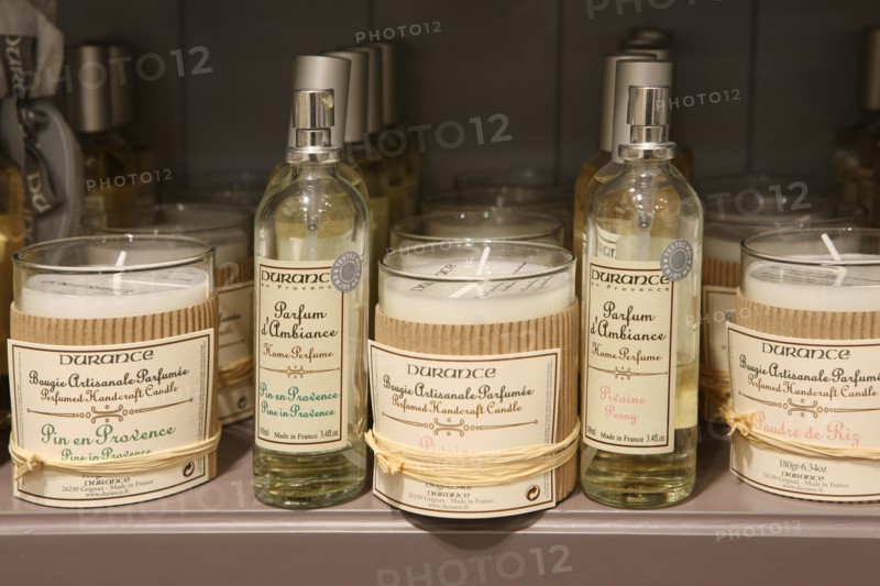 France, ile de france, paris 6e arrondissement, 5 rue brea, boutique durance, parfums d'interieur.
Date : 2011-2012