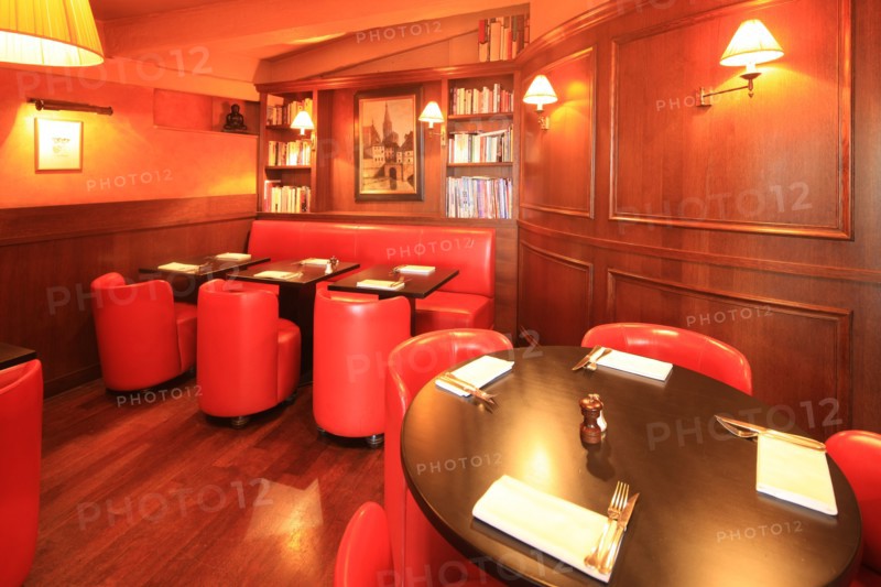 France, ile de france, paris 6e arrondissement, 4 carrefour de l'Odeon, restaurant, cafe, les editeurs, horloge, livres.
Date : 2011-2012