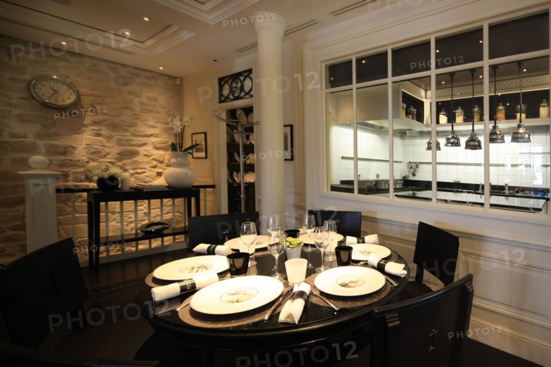France, ile de france, paris 6e arrondissement, 9 rue de l'Ecole de Medecine, creperie restaurant, compagnie de bretagne, decoration de pierre yves rochon, architecte.
Date : 2011-2012