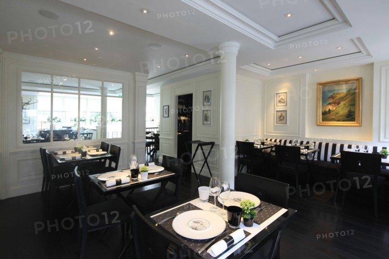 France, ile de france, paris 6e arrondissement, 9 rue de l'Ecole de Medecine, creperie restaurant, compagnie de bretagne, decoration de pierre yves rochon, architecte.
Date : 2011-2012