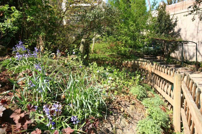 France, ile de france, paris 7e arrondissement, jardin roger stephane, au bout de la rue recamier.
Date : 2011-2012