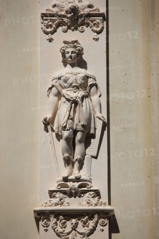 France, ile de france, paris 7e arrondissement, 14 rue vaneau, maison de 1835 neo renaissance, philibert delorme, architecture, decor, renovation, detail sculpture.
Date : 2011-2012