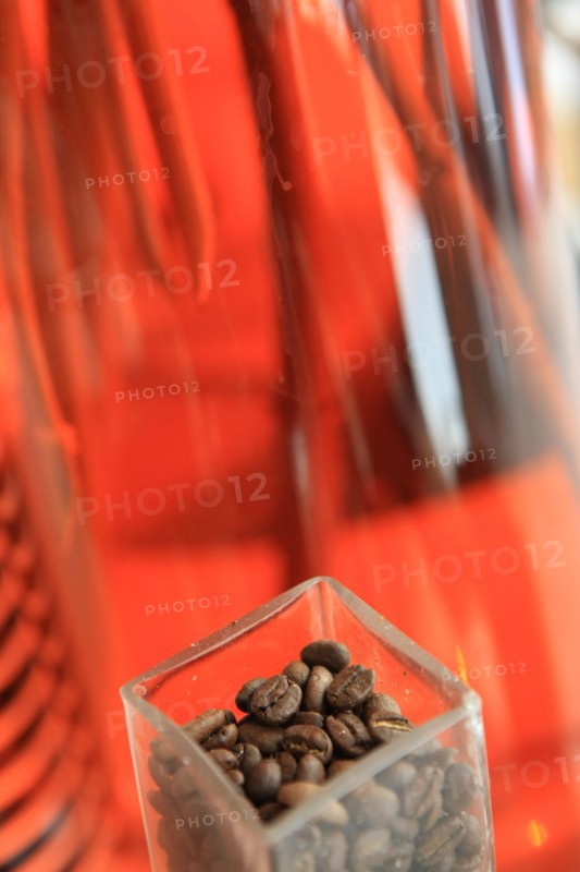 France, ile de france, paris 7e arrondissement, 47 rue de babylone, cafe coutume, cafe, bar, gastronomie.
Date : 2011-2012