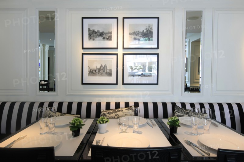 France, ile de france, paris 6e arrondissement, 9 rue de l'Ecole de Medecine, creperie restaurant, compagnie de bretagne, decoration de pierre yves rochon, architecte.
Date : 2011-2012