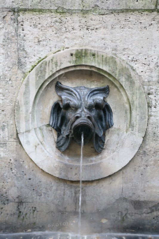 Paris 6e, fontaine de Mars, rue saint dominique
Date : 2011-2012