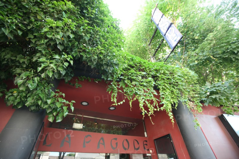 France, ile de france, paris, 7e arrondissement, rue de babylone, cinema la pagode, inspiration asiatique.
Date : 2011-2012