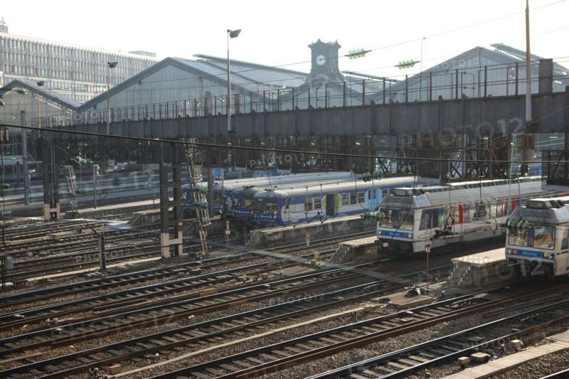 France, ile de france, paris 8e arrondissement, gare saint lazare, train, voies ferrees, sncf, rail,  place de l'europe

Date : 2011-2012