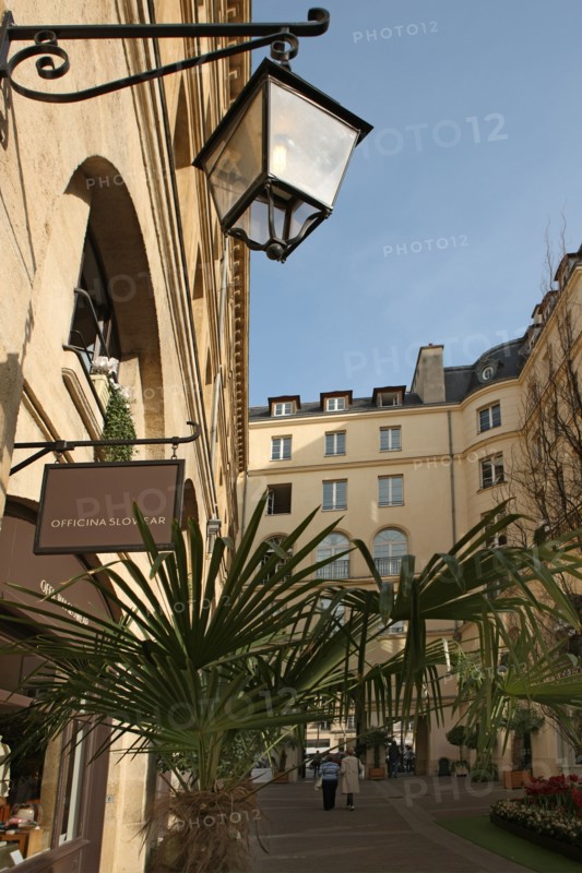 France, ile de france, paris 8e arrondissement, cite berryer, rue royale, boutiques, mode

Date : 2011-2012