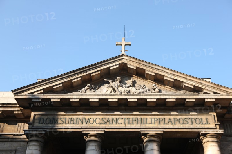 France, ile de france, paris 8e arrondissement, eglise saint philippe du roule, 154 rue du faubourg saint honore, architecte chalgrin, facade, colonnes, porche

Date : 2011-2012