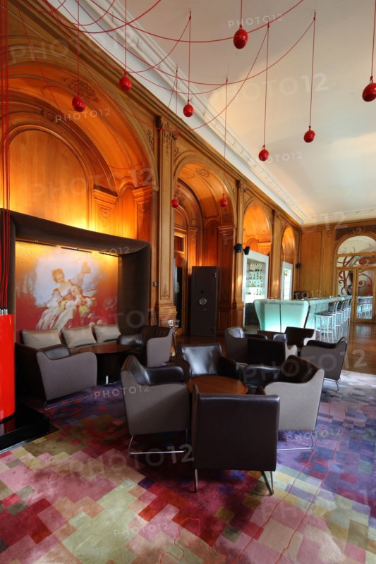 France, ile de france, paris 8e arrondissement, avenue montaigne, hotel plaza athenee, bar

Date : 2011-2012