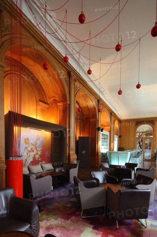 France, ile de france, paris 8e arrondissement, avenue montaigne, hotel plaza athenee, bar

Date : 2011-2012