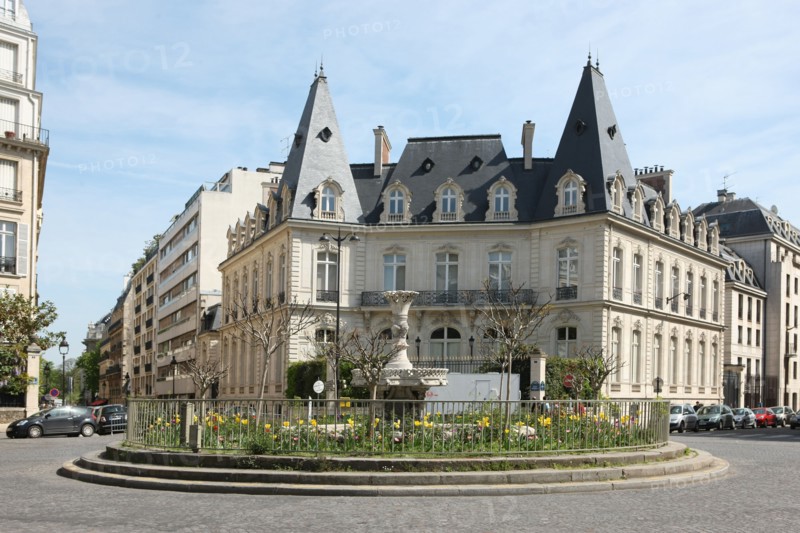 France, ile de france, paris, 8e arrondissement, place francois 1er, place ronde, immeubles, rue bayard

Date : 2011-2012