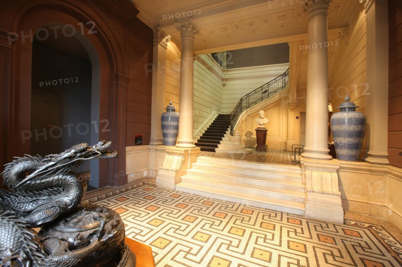France, ile de france, paris 8e arrondissement, 7 rue velasquez, musee cernuschi, musee des arts asiatiques, mairie de paris, culture, hotel particulier, grand escalier, buste d'henri cernuschi, dragon

Date : 2011-2012