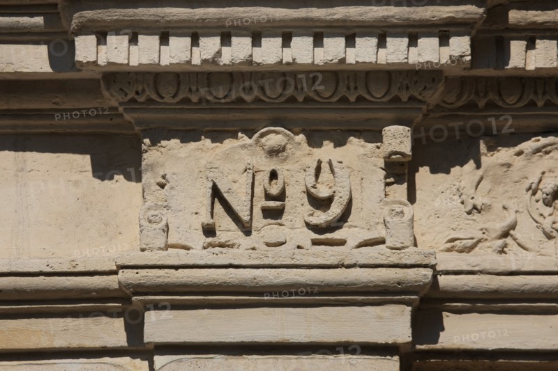 France, ile de france, paris 9e arrondissement,  9 rue henri monnier, facade d'immeuble, detail

Date : 2011-2012