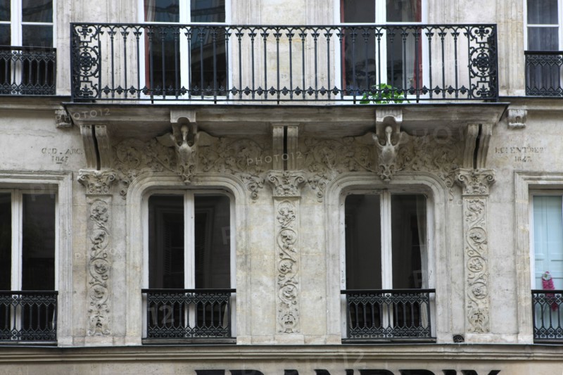 France, ile de france, paris 9e arrondissement, rue notre dame de lorette, immeuble, no49, restauration, decor, sculpture

Date : 2011-2012