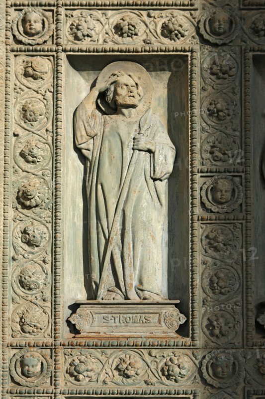 France, ile de france, paris, 10e arrondissement, rue la fayette, eglise saint vincent de paul, edifice religieux, architecte jacques hittorff, portique, porte d'entree, bronze.

Date : 2011-2012