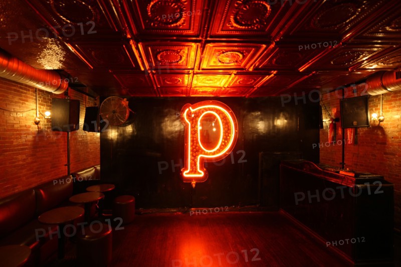 France, ile de france, paris 10e arrondissement, 39 rue des petites ecuries, pompon, bar, club

Date : 2011-2012