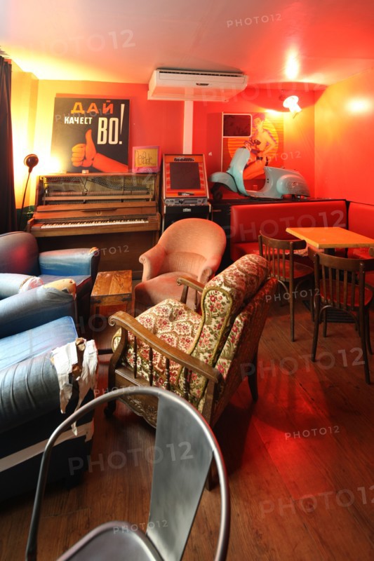 France, ile de france, paris 11e arrondissement, 8 passage thiere, la mecanique ondulatoire, bar rock, salle de concert

Date : 2011-2012