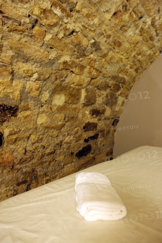 France, ile de france, paris 11e arrondissement, 64 rue de la folie mericourt, spa urbain, l'echappee, salle de soins au sous sol, cave, voute

Date : 2011-2012