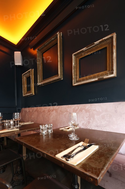 France, ile de france, paris 11e arrondissement, 4 rue jean pierre timbaud, restaurant chez moustache, deco, gastronomie

Date : 2011-2012