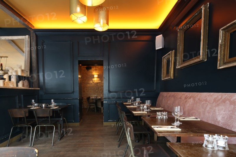 France, ile de france, paris 11e arrondissement, 4 rue jean pierre timbaud, restaurant chez moustache, deco, gastronomie

Date : 2011-2012