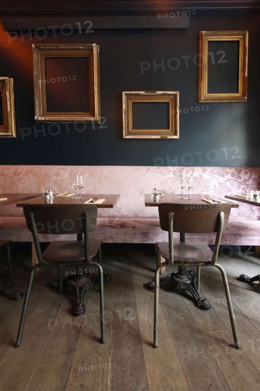 France, ile de france, paris 11e arrondissement, 4 rue jean pierre timbaud, restaurant chez moustache, deco, gastronomie

Date : 2011-2012