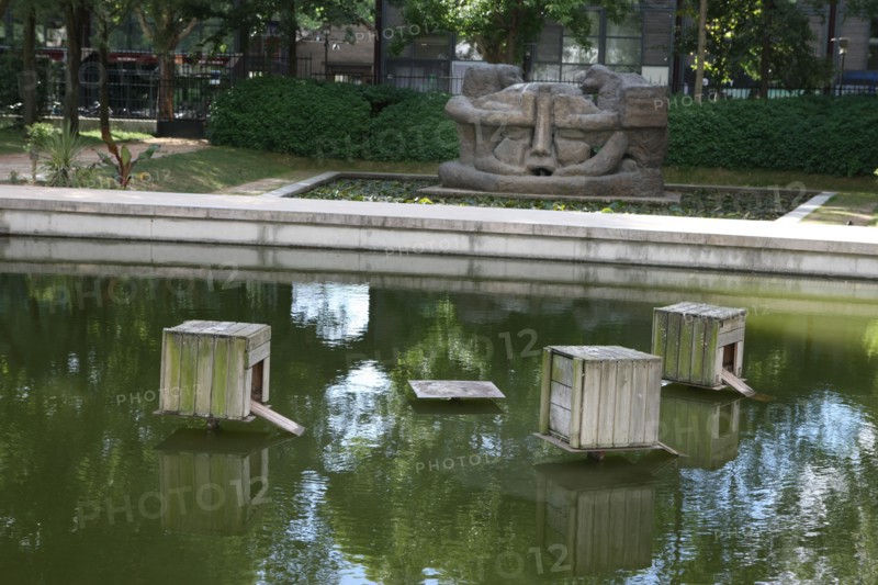 France, ile de france, paris, 12e arrondissement, bercy, parc de bercy, plan d'eau oeuvre de paul belmondo

Date : 2011-2012