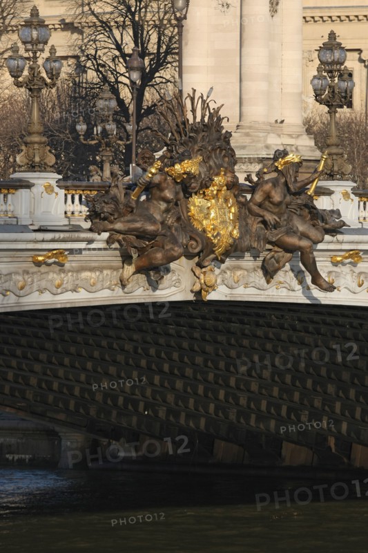 France, ile de france, paris 7e-16e arrondissement, pont alexandre III, seine, sculpture, statue, groupe central,