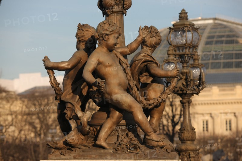 France, ile de france, paris 7e-16e arrondissement, pont alexandre III, seine, sculpture, statue,