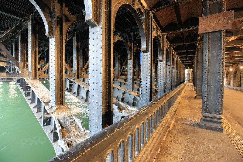 France, ile de france, paris 8e arrondissement, sous le pont alexandre III, poutrelles et rivets, ateliers fives lille, 1905,