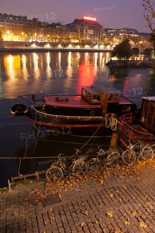 france, ile de france, paris,6e arrondissement, quai de conti, peniches, seine, velo, nuit, matin,